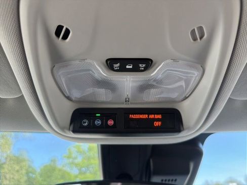 Certified 2025 Chevrolet TrailBlazer LT AWD/4WD image 29