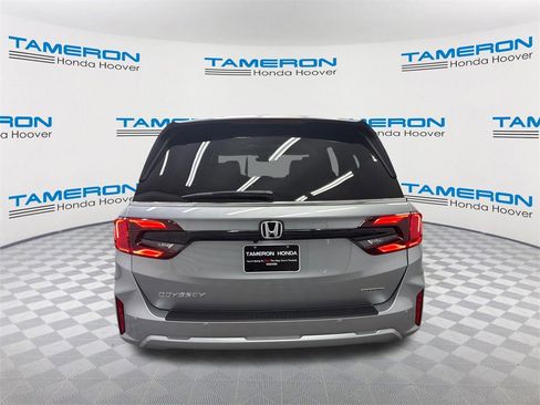 Used 2026 Honda Odyssey Touring image 4