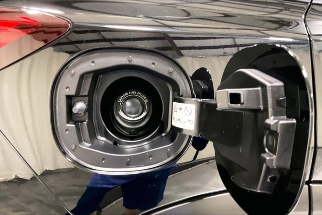 Used 2024 Nissan Rogue SV AWD/4WD image 42