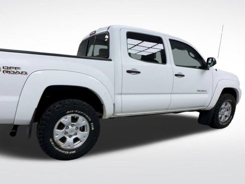 Used 2015 Toyota Tacoma 4x4 Double Cab w/ TRD Off-Road Package image 8