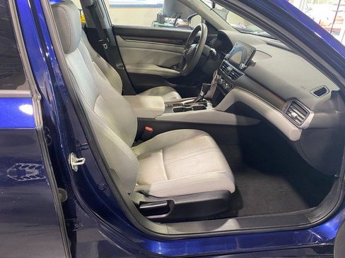 Used 2020 Honda Accord EX image 19