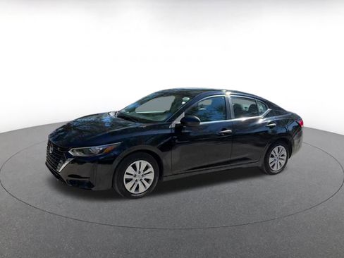 Used 2025 Nissan Sentra S image 8