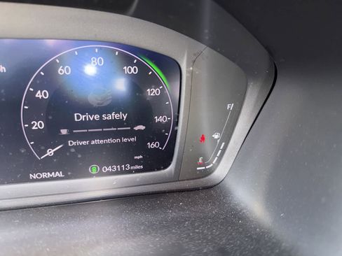 Used 2023 Honda Accord Sport image 2