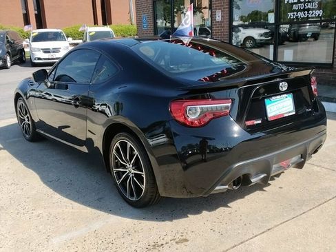Used 2020 Toyota 86 image 2