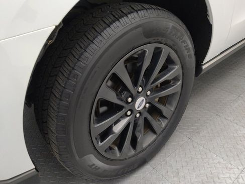 Used 2021 Ford Expedition Limited AWD/4WD image 31