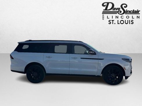 New 2026 Lincoln Navigator L Reserve w/ Jet Appearance Package image 4