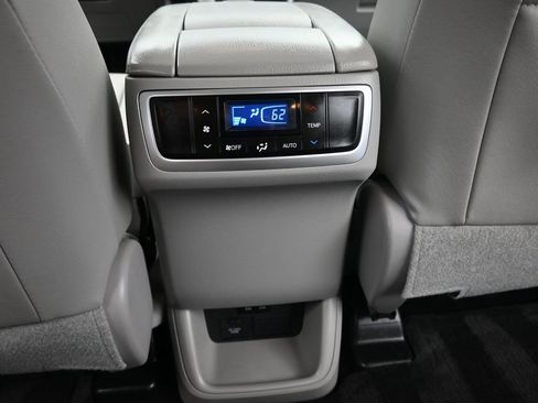 Certified 2018 Toyota Highlander XLE image 13
