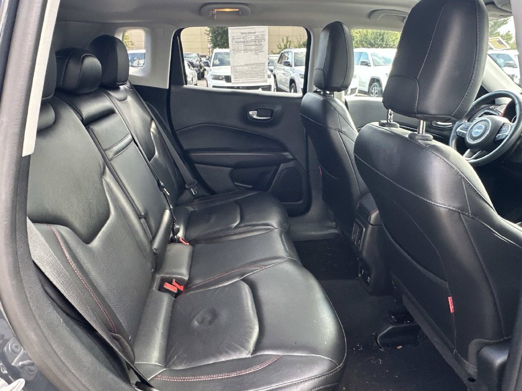 Used 2018 Jeep Compass Trailhawk w/ Leather Interior Group AWD/4WD image 14