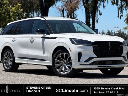 New 2026 Lincoln Aviator AWD w/ Jet Appearance Package image 1