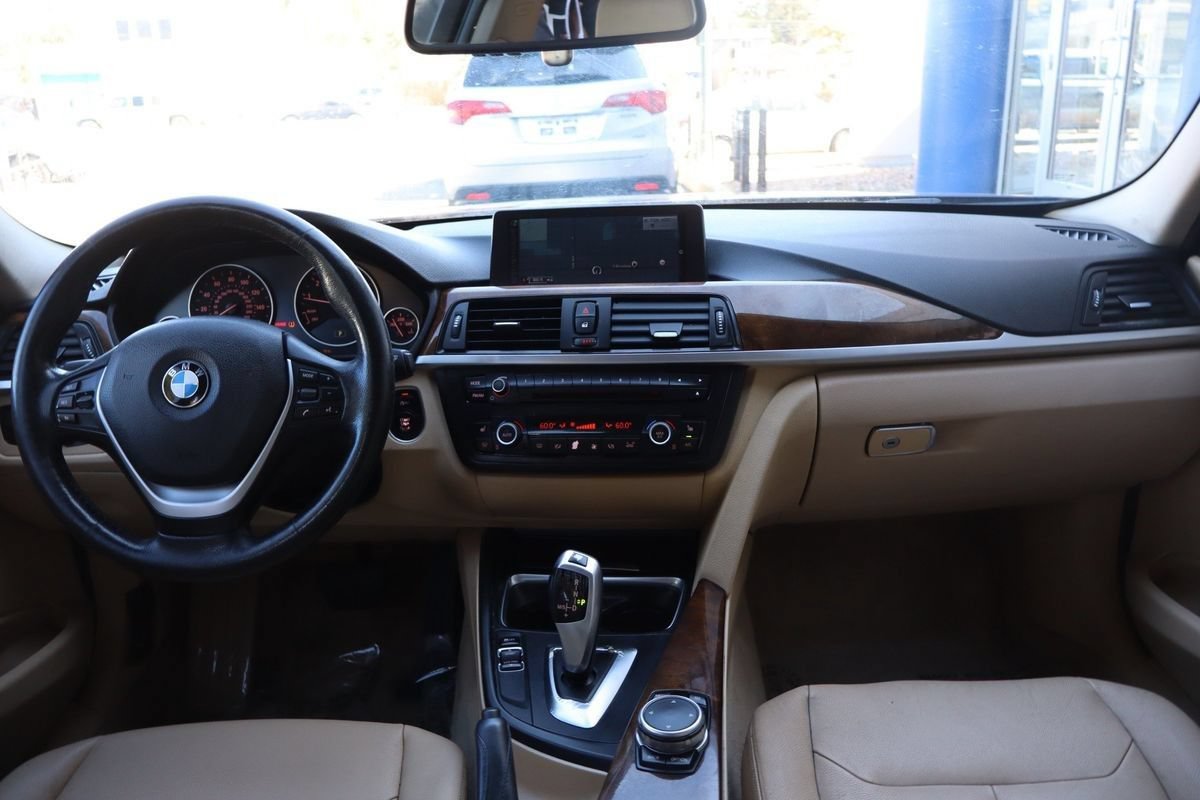 Used 2015 BMW 328i xDrive Sedan AWD/4WD image 9