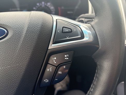 Used 2015 Ford Edge SEL w/ Equipment Group 201A AWD/4WD image 16