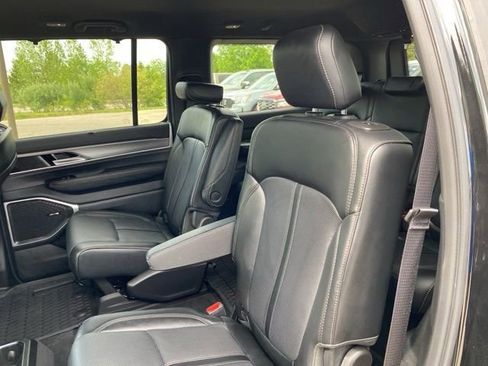Used 2025 Jeep Wagoneer Series II w/ Convenience Group I AWD/4WD image 5