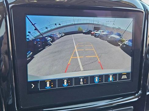 Used 2021 Chevrolet Traverse RS image 13