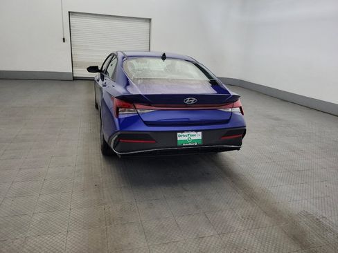 Used 2025 Hyundai Elantra SE w/ Cargo Package FWD image 6