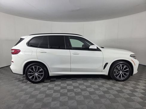 Used 2022 BMW X5 xDrive40i w/ M Sport Package AWD/4WD image 4