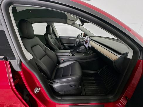 Used 2023 Tesla Model Y Performance image 31