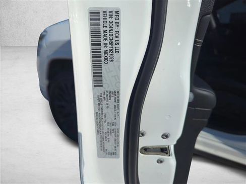 Used 2023 Jeep Compass High Altitude AWD/4WD image 29