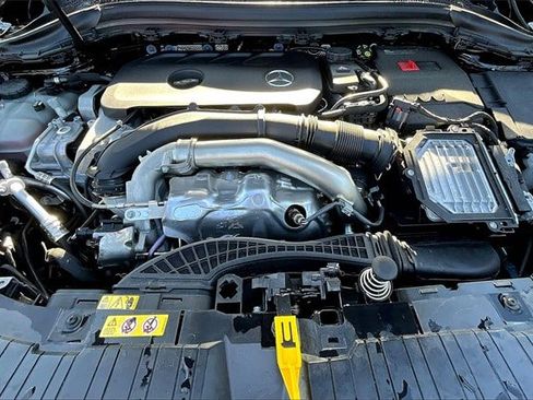 Certified 2025 Mercedes-Benz GLA 250 4MATIC image 32