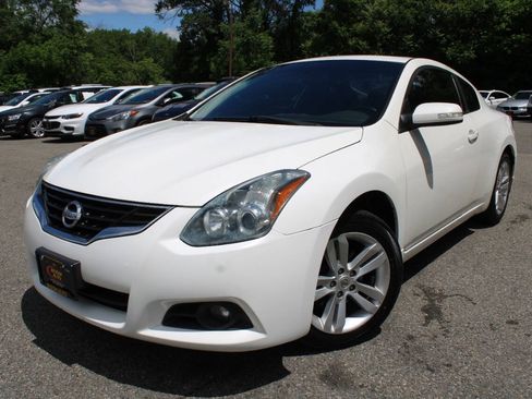 Used 2011 Nissan Altima 2.5 S w/ 2.5S Premium Pkg FWD image 1