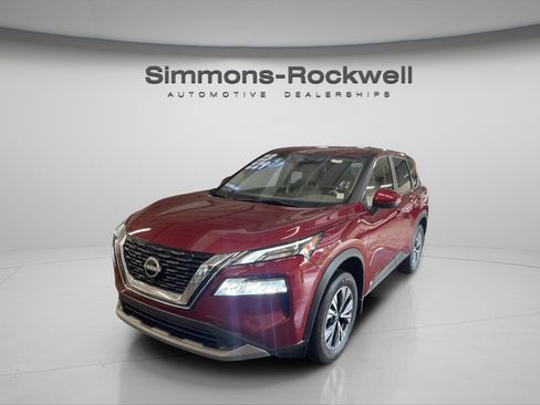 Used 2023 Nissan Rogue SV image 1
