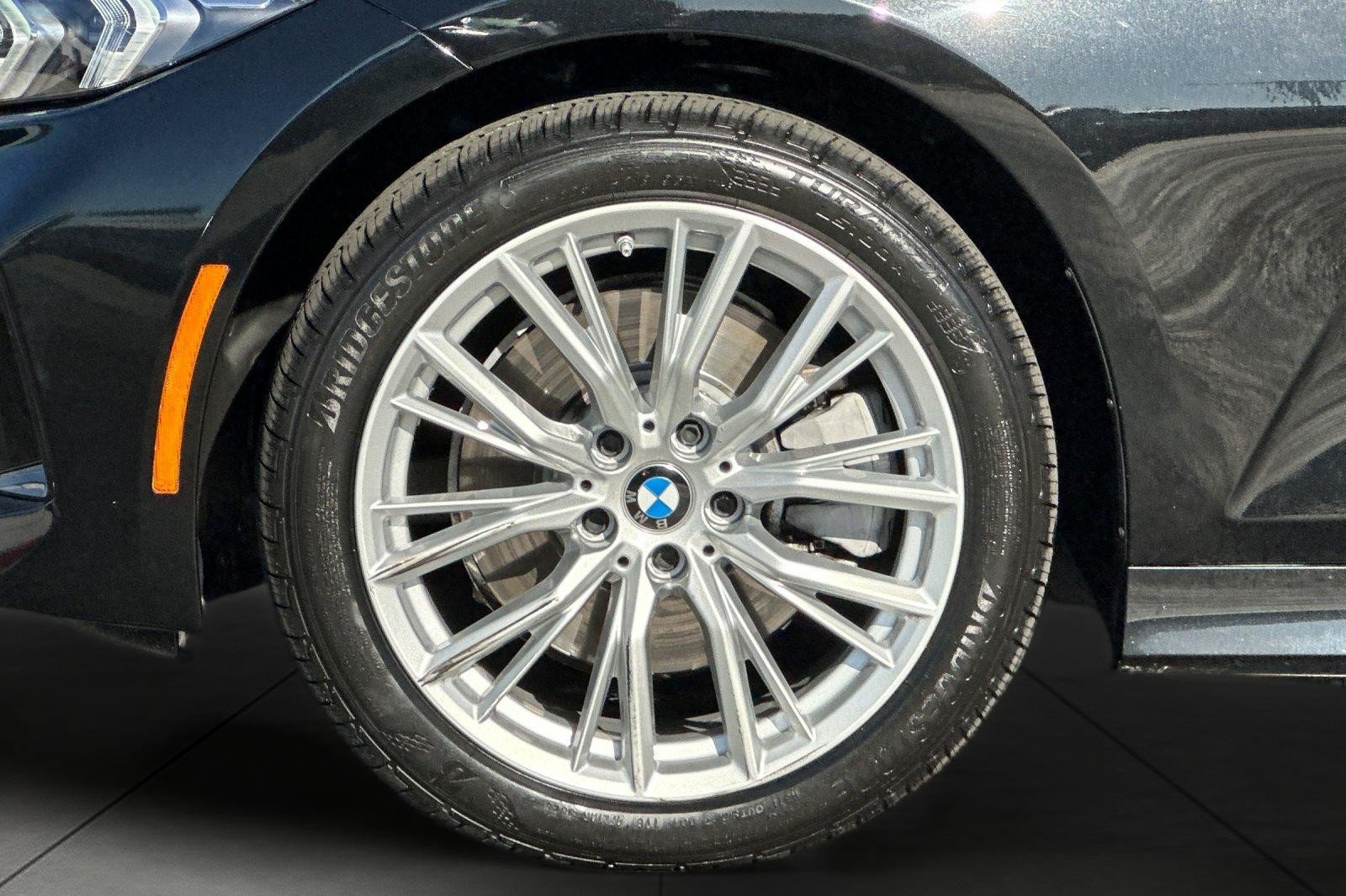 Used 2023 BMW 330i Sedan w/ Convenience Package RWD image 25