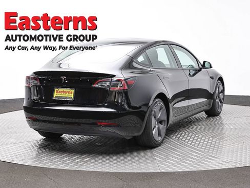 Used 2023 Tesla Model 3 Standard Range image 5