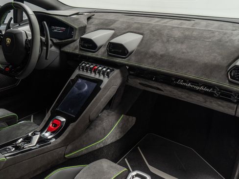 Used 2024 Lamborghini Huracan Sterrato image 14