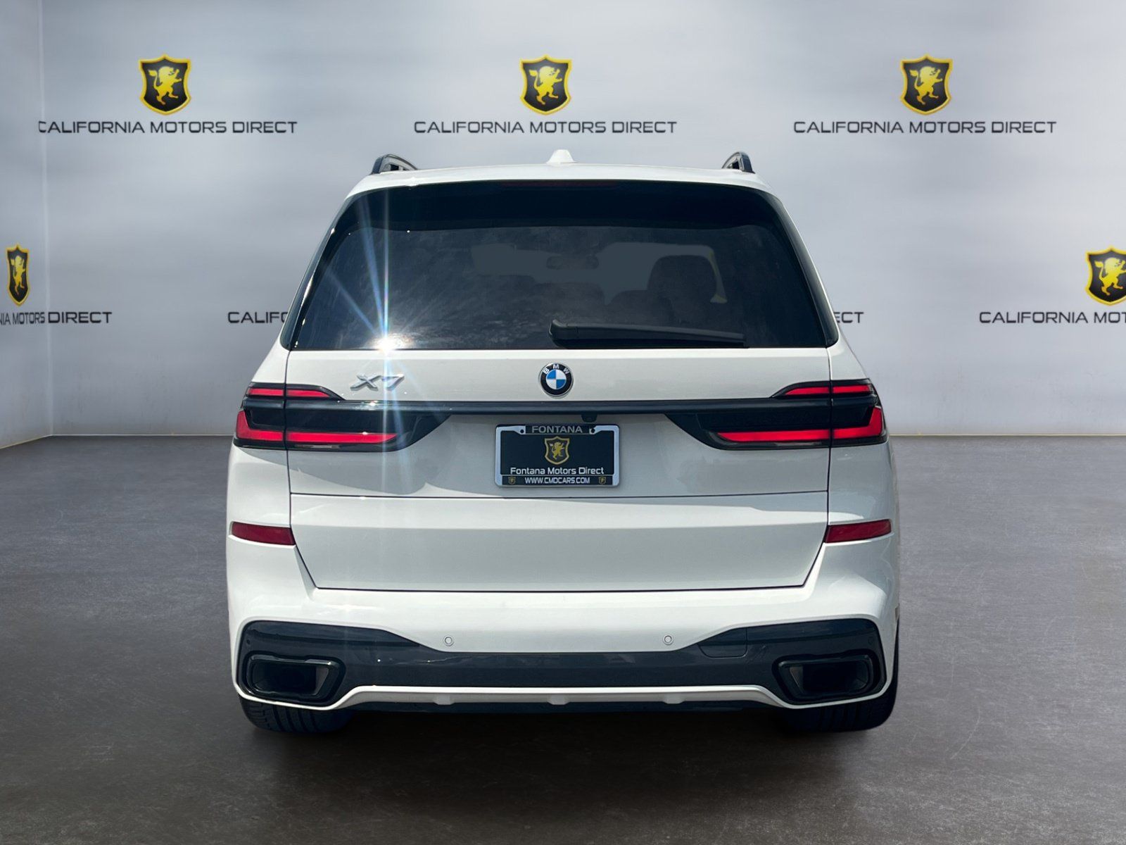Used 2024 BMW X7 xDrive40i w/ M Sport Package AWD/4WD image 4