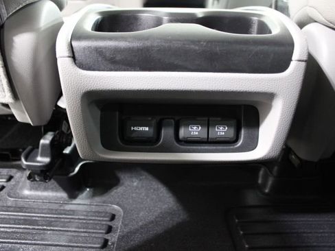 Used 2019 Honda Odyssey Elite image 19