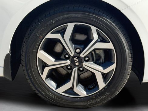 Certified 2021 Kia Forte LXS FWD image 44