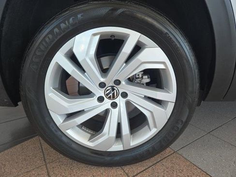 Used 2023 Volkswagen Atlas SE image 9