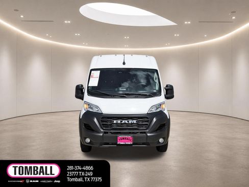 Used 2024 RAM ProMaster 2500 w/ Convenience Group FWD image 2