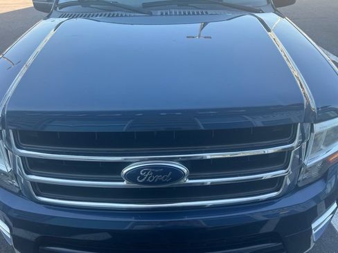 Used 2016 Ford Expedition XLT w/ Equipment Group 202A AWD/4WD image 2