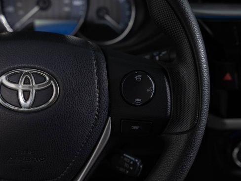 Used 2015 Toyota Corolla LE image 30