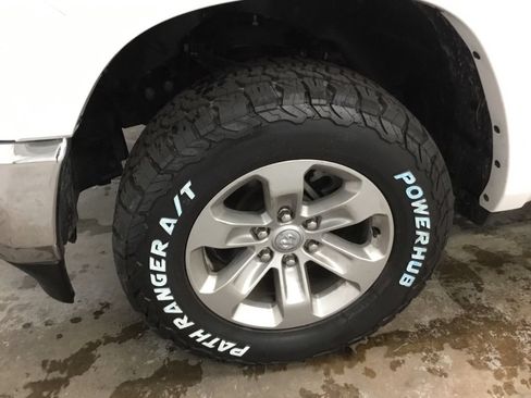 Used 2022 RAM 1500 Laramie w/ Off-Road Group AWD/4WD image 4