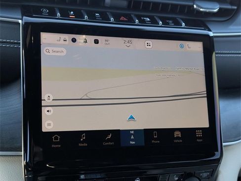 Used 2023 Jeep Grand Cherokee Limited image 18