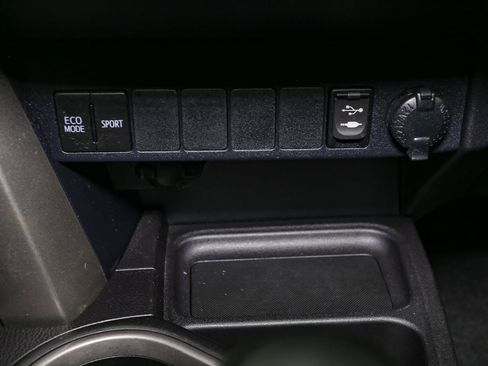 Used 2017 Toyota RAV4 XLE w/ Plus Special Value Package AWD/4WD image 31