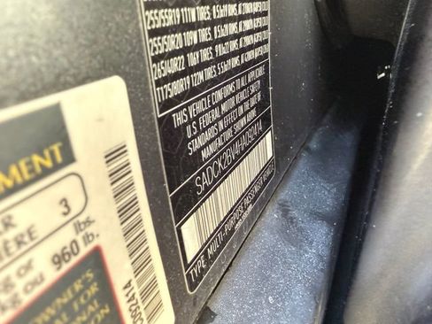 Used 2017 Jaguar F-PACE Prestige image 41