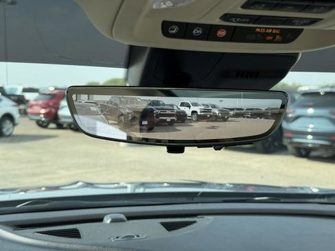 Used 2023 Buick Envision Avenir image 26