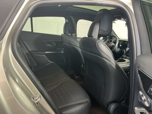Used 2024 Mercedes-Benz GLC 300 4MATIC image 19