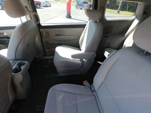 Used 2019 Kia Sedona L image 21