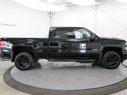 Used 2019 Chevrolet Silverado 2500 LTZ w/ Duramax Plus Package AWD/4WD image 8
