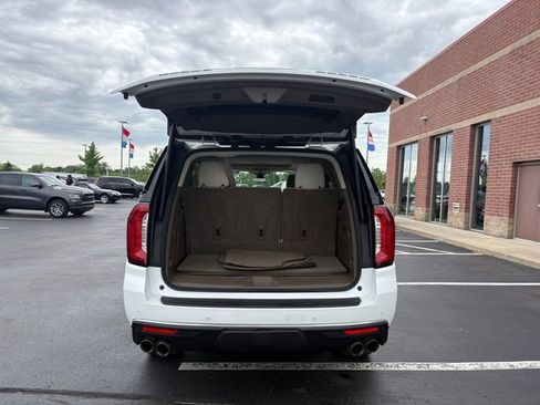 Used 2021 GMC Yukon Denali w/ Denali Premium Package AWD/4WD image 17
