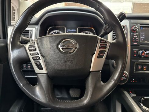 Used 2018 Nissan Titan SV w/ SV Convenience Package AWD/4WD image 16