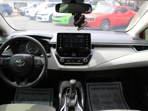 Used 2021 Toyota Corolla LE FWD image 19