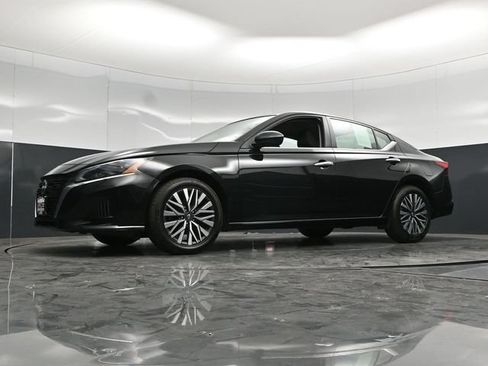 Used 2024 Nissan Altima 2.5 SV AWD/4WD image 51