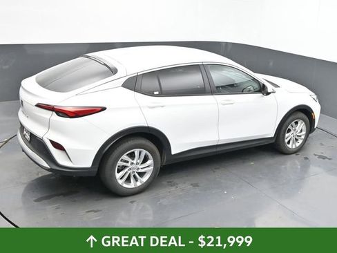 Used 2025 Buick Envista Preferred image 44