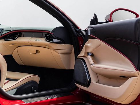 Certified 2025 Ferrari Roma Spider RWD image 50