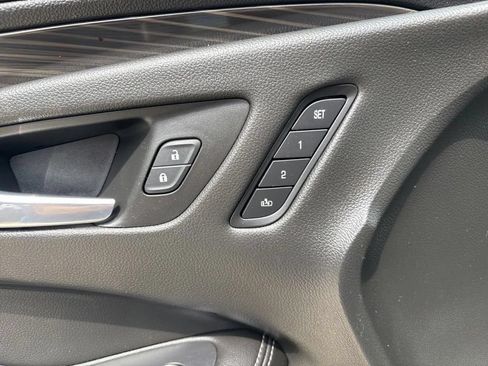 Used 2020 Buick Envision Premium AWD/4WD image 23