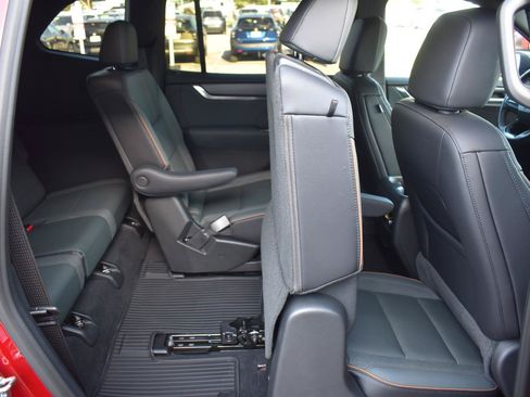 Used 2026 GMC Acadia AT4 w/ Luxury Package AWD/4WD image 72